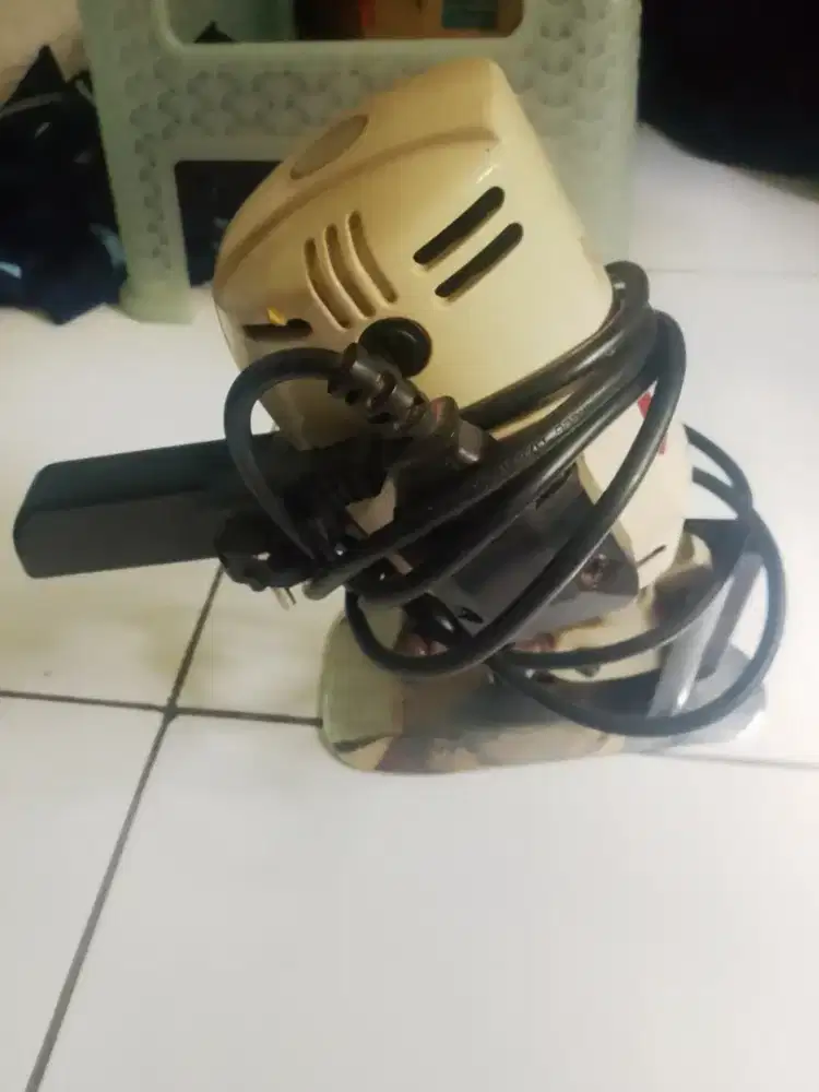 Mesin potong kain cta