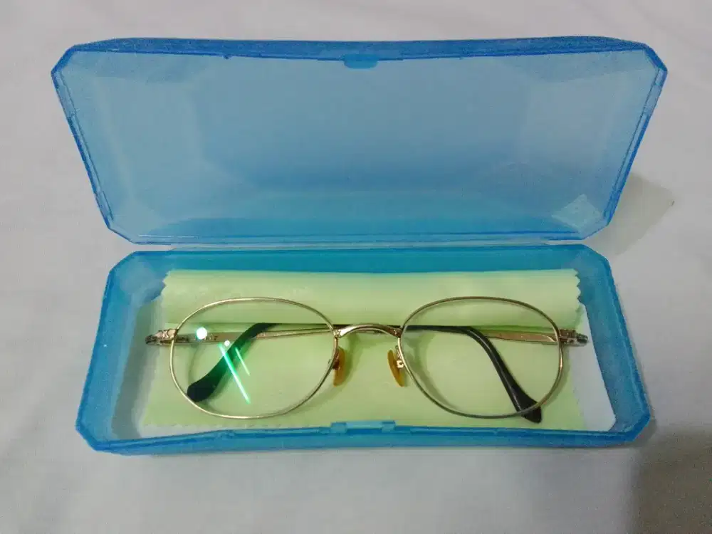 Kacamata baca +2,50 Korlof