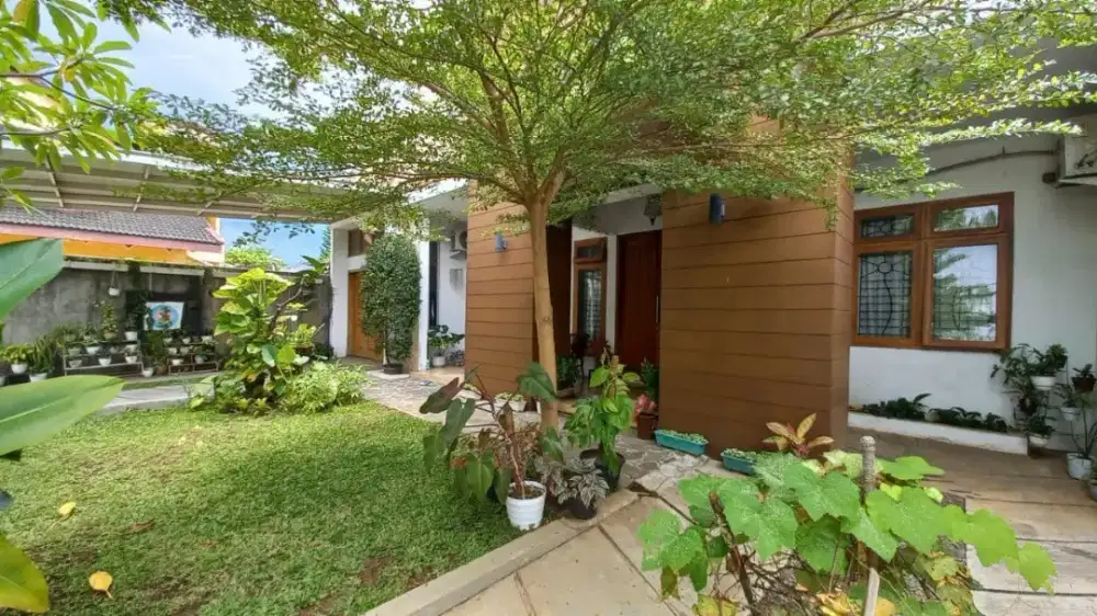 Murah dijual rumah mewah siap huni lokasi strategis lamper tengah