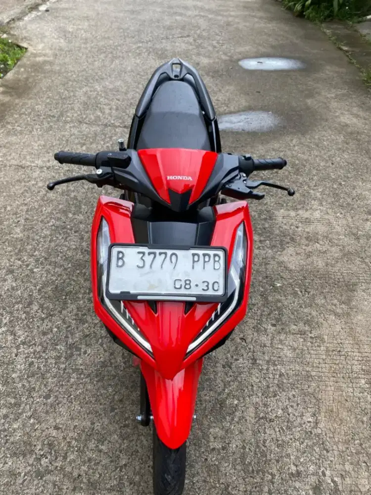 Nia:DP 2JT VARIO NEW PLAT B DKI PAJAK HIDUP KM LOW