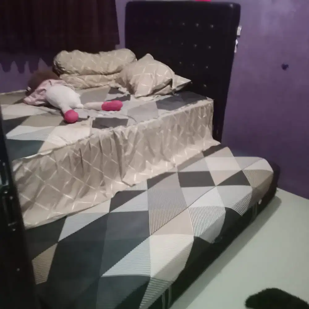 tempat tidur sorong