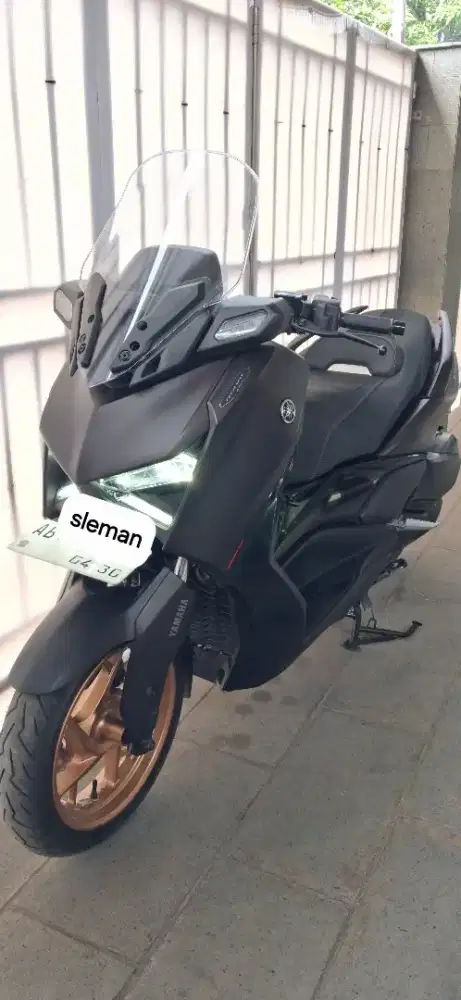 Yamaha XMAX TechMax 2025 tipe tertinggi