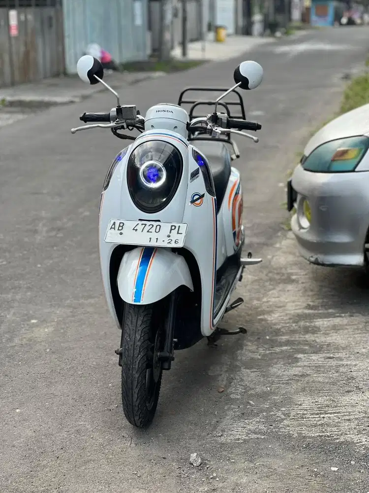 Scoopy 2016 warna favorit istimewa