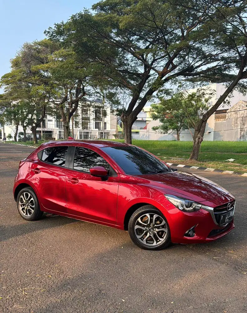 Mazda 2 GT 2015 Skyactiv Warna Merah Favorit Tangan Pertama Low KM