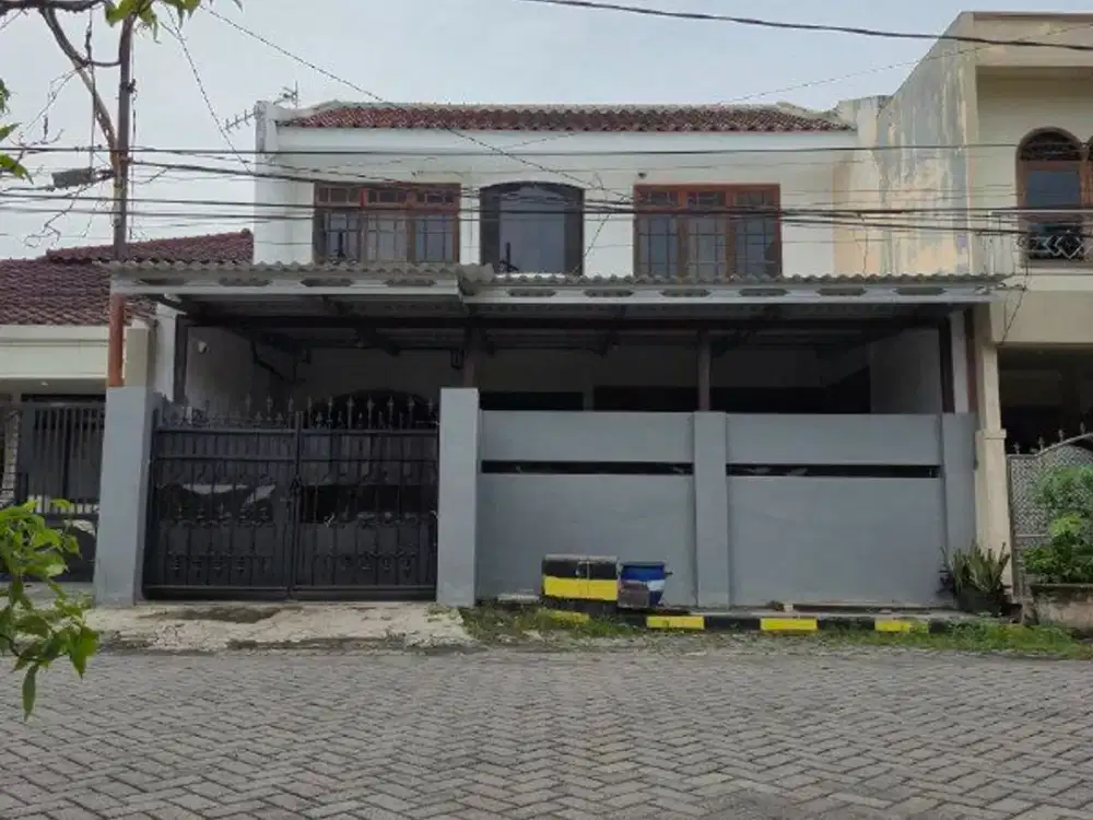 Rumah Dukuh Kupang Timur Row 4 mobil. Strategis Furnish