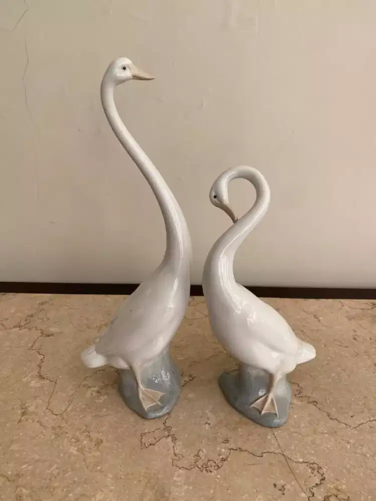 Patung Porselen NAO by Liadro - Sepasang Angsa Putih (Handmade Spain)