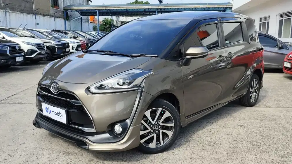Pajak Panjang - Toyota Sienta 1.5 Q Bensin-AT 2017