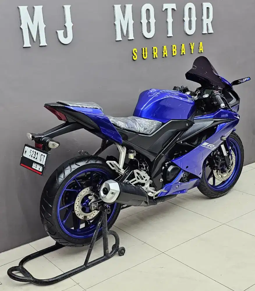 SPORT BIKE YAMAHA R15 V3 TAHUN 2017