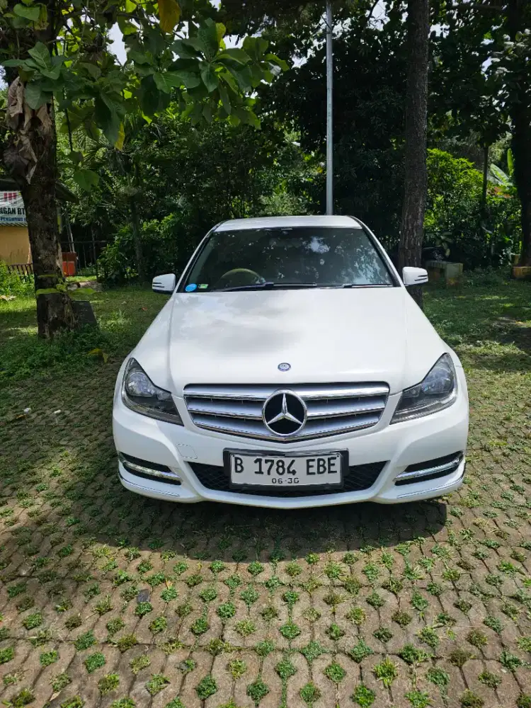 Mercy c200 antik putih