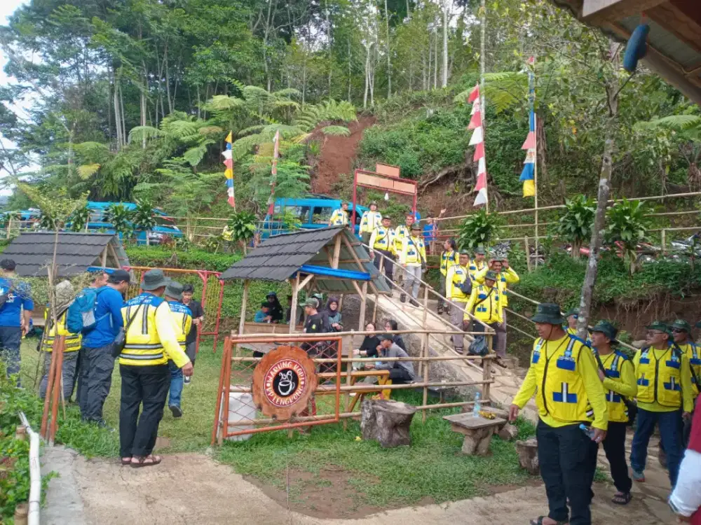 Di jual butuh tanah dan bangunan luas tanah 1850 mtr harga 1,5 Milyar