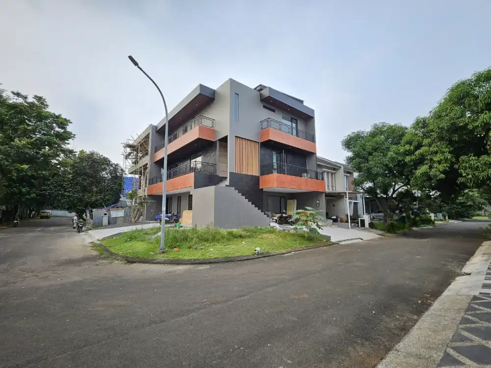 Di Jual Rumah Mewah Brand New Sutera Feronia Park, Alam Sutera