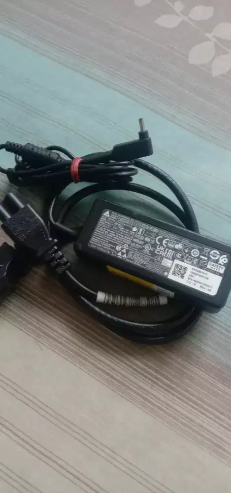 Adaptor laptop ori acer Tmp 214