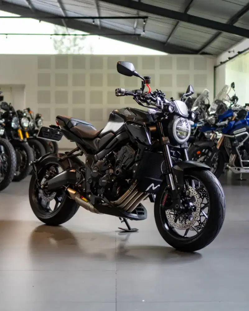 Honda CB650 Neo Matte Gunpowder Black Metallic 2023 Black Edition