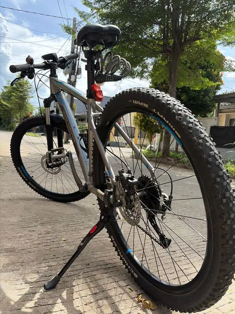 Polygon Xtrada 5 – MTB Trail