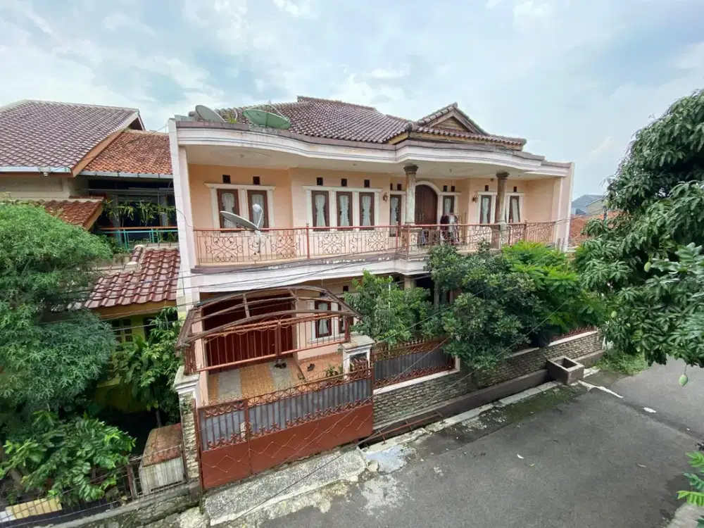 Rumah Besar Cocok Untuk Keluarga Besar di Margahayu Permai