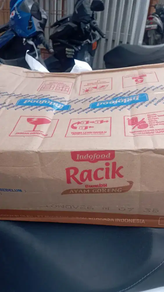 Di jual aja racik ayam goreng/nasi goreng ada 1karton 1 karton