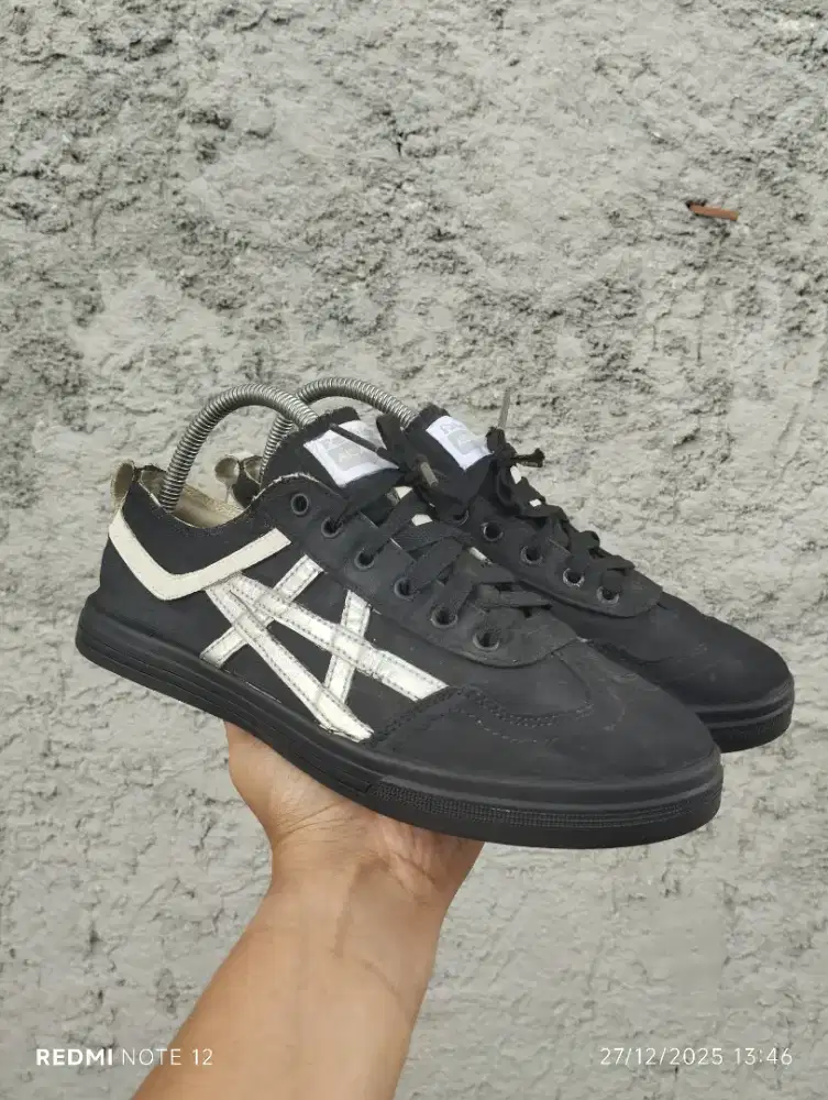 SEPATU AISASSA SECOND