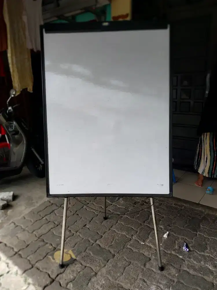 Standing Whiteboard Papan Tulis Berdiri GM Good Mark