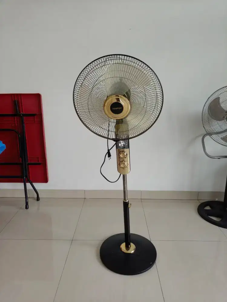 Kipas angin berdiri denpo