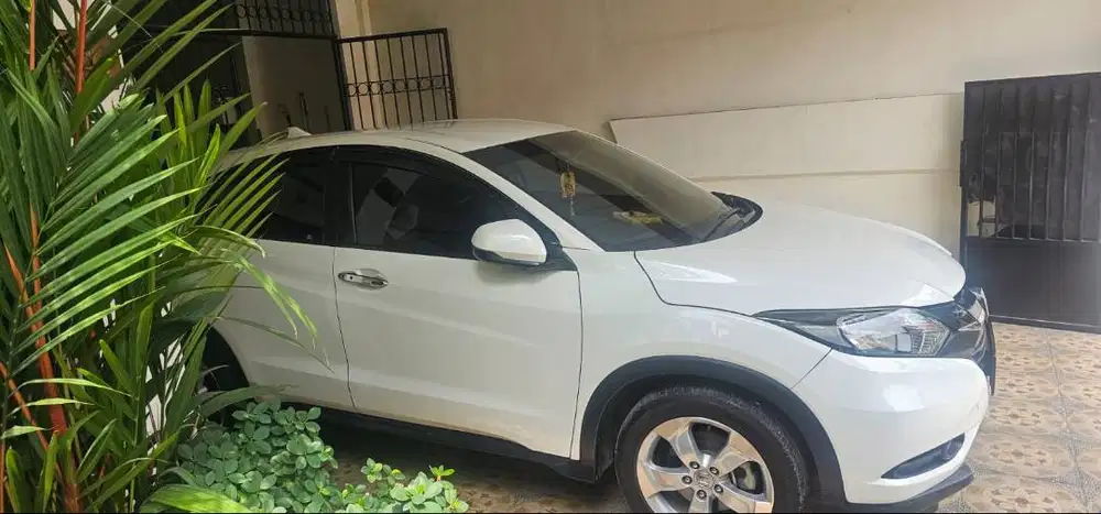 HRV 2017 Tipe E terawat body mulus