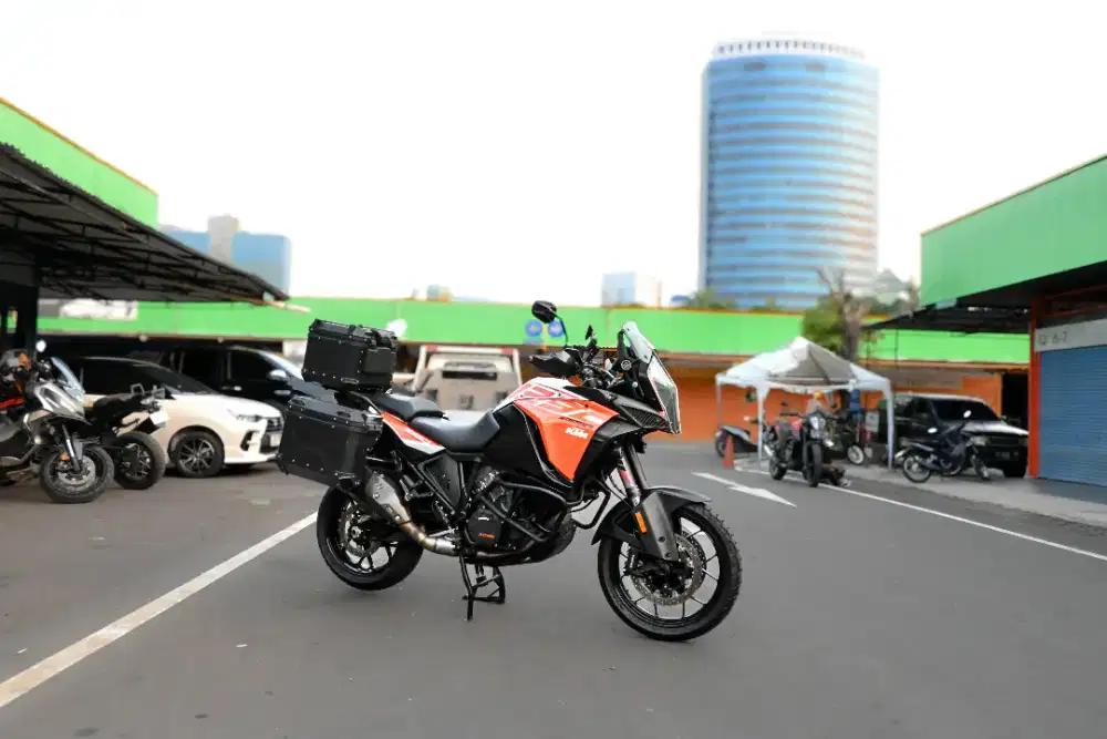 KTM 1290 SUPER ADVENTURE 2017 PUTIH ORANGE FULL ORIGINAL LIKE NEW