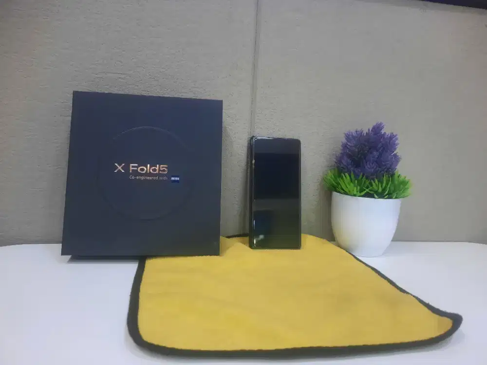 Vivo X Fold 5 16/512 second like new