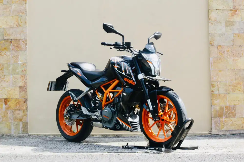 KTM Duke 250 ABS like new Z250 CBR250 MT25