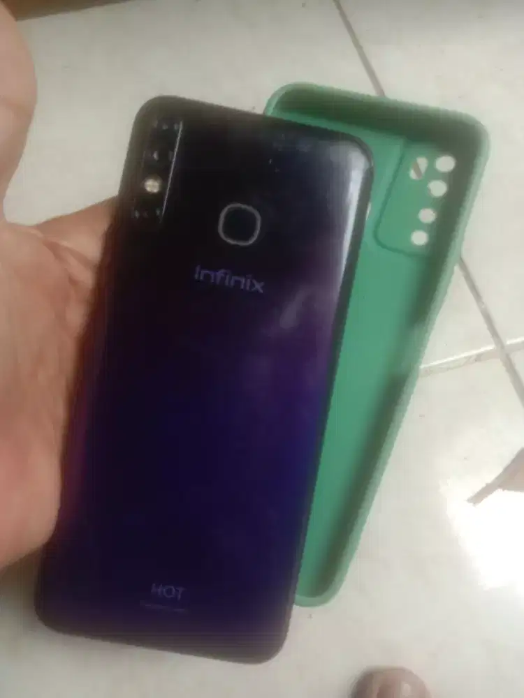 infinik HOT 8 ram 4/64 versi 11 tinggal pake amua normal,mines noda