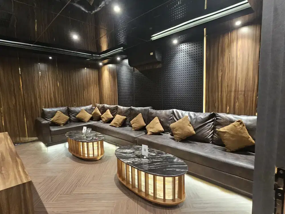 Disewakan bangunan di pinggir jalan raya daerah senopati, Jaksel