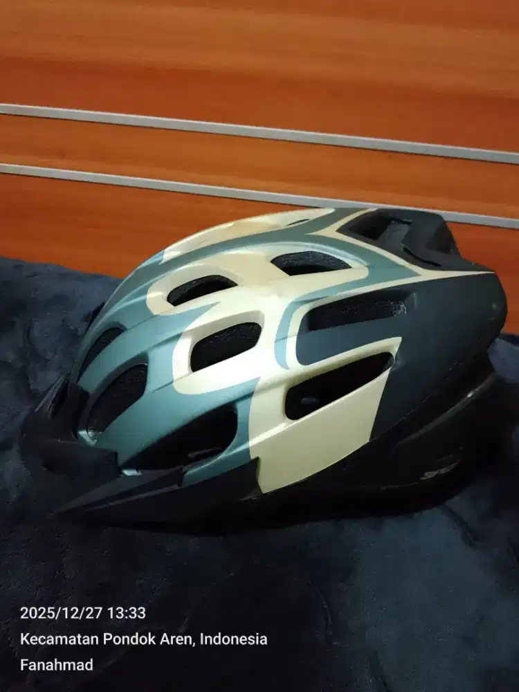 Helm sepeda Polygon size M/L