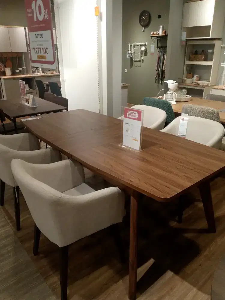 Meja makan+kursi, 400rbu perbulan