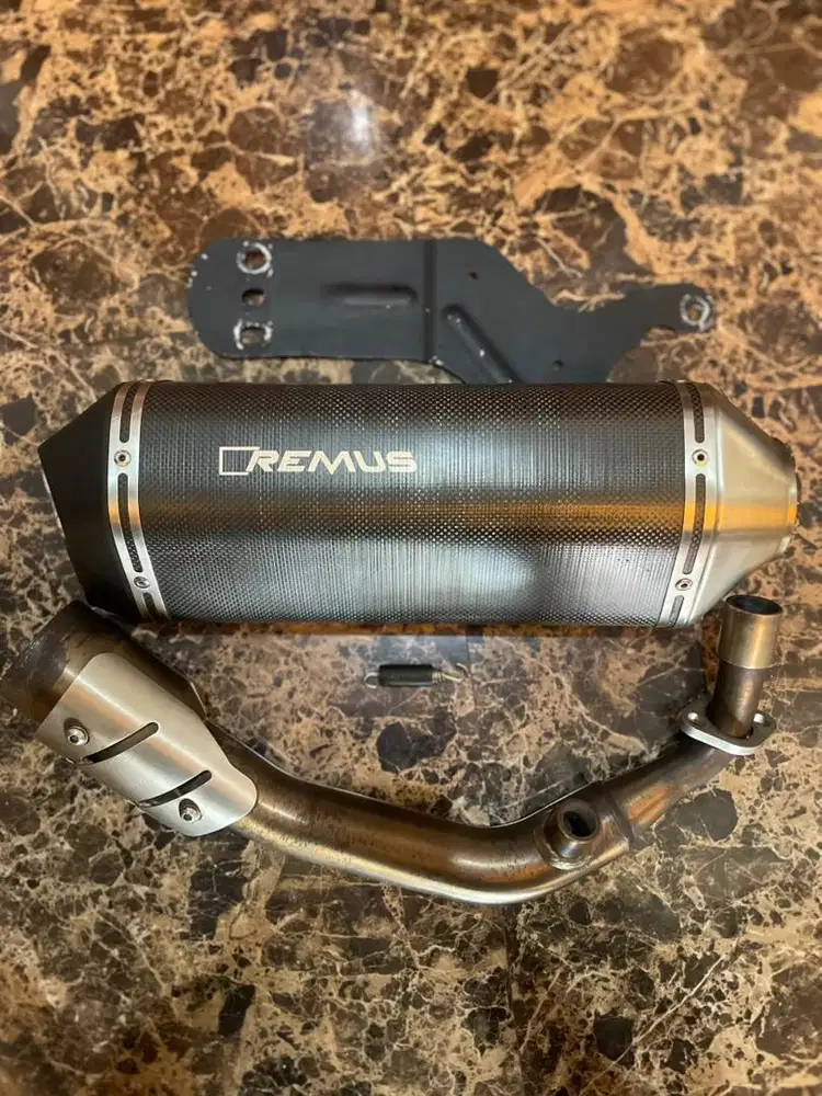 Remus Hexacone Carbon