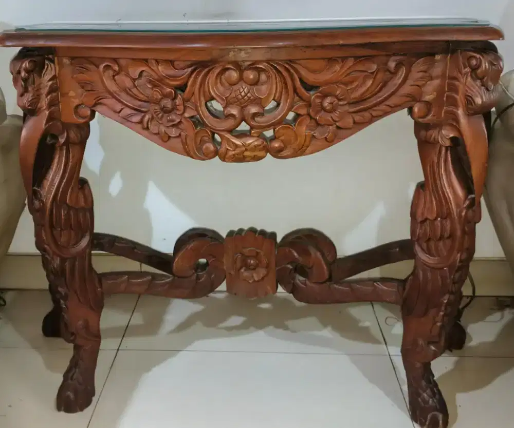 Meja pajangan kayu jati