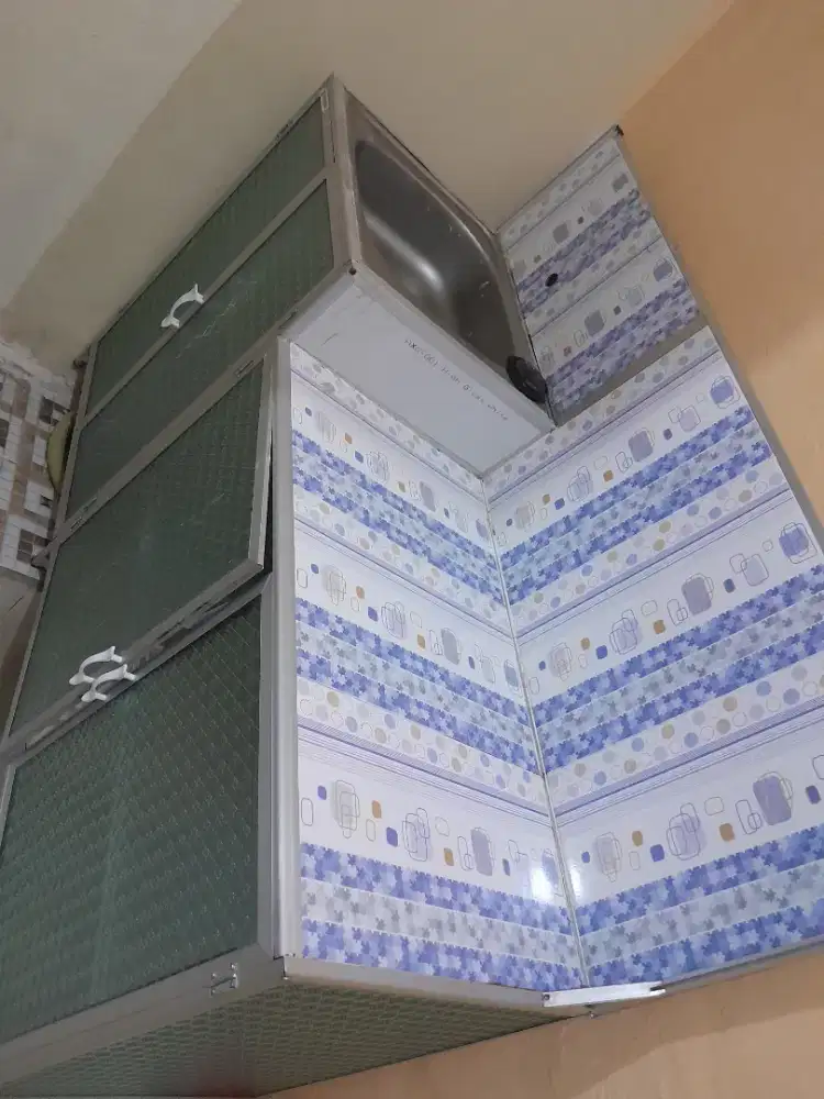 Meja kompor dan wastafel