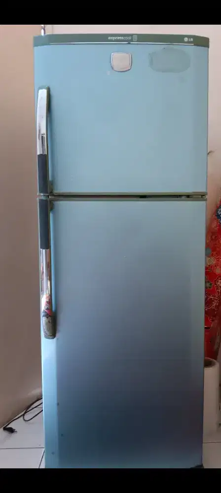 Kulkas Bekas LG 2 pintu kondisi mati
