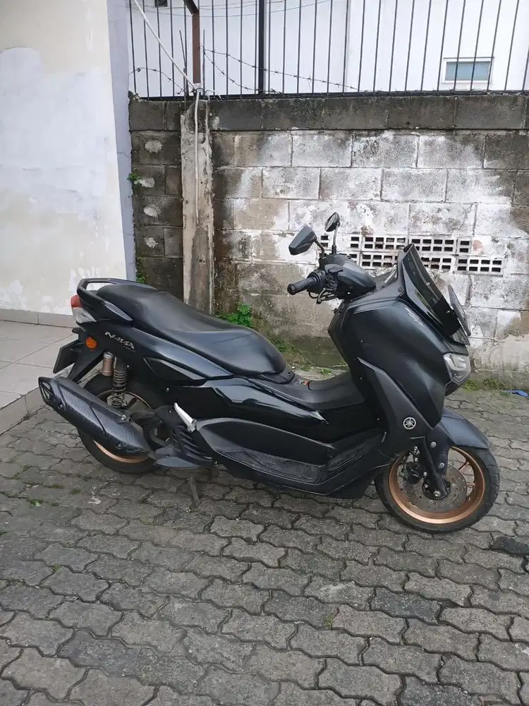 Jual motor n max new warna hitam