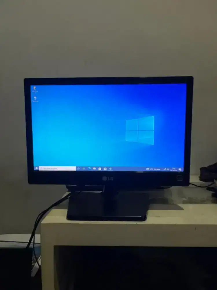 Led monitor LG (16 inci).