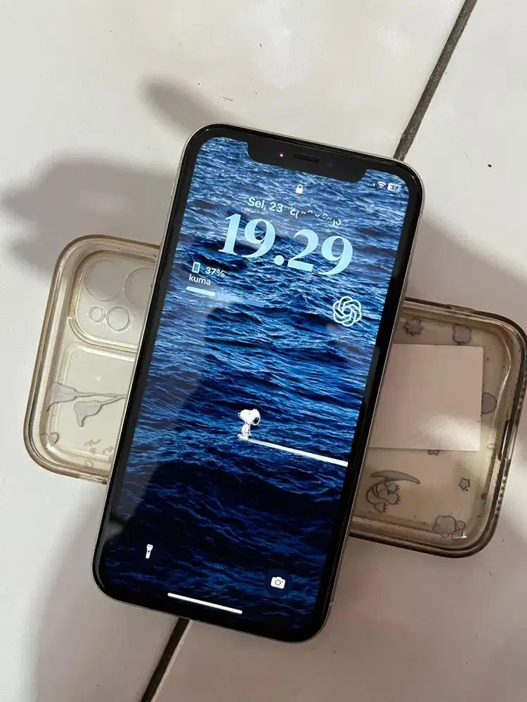 Iphone 11 white inter 128 second wifi only