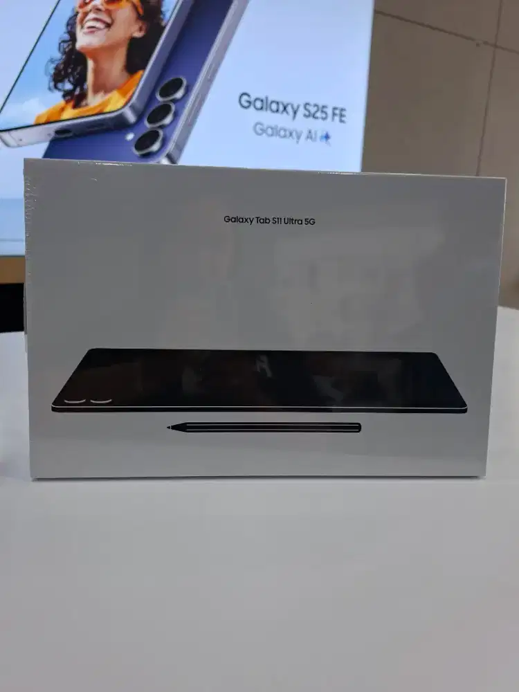 NEW SAMSUNG S11ULTRA 5G 12/256GB FREE BOOK COVER KEYBOARD