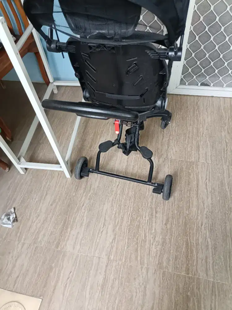 Stroller exotic berfungsi baik dan normal