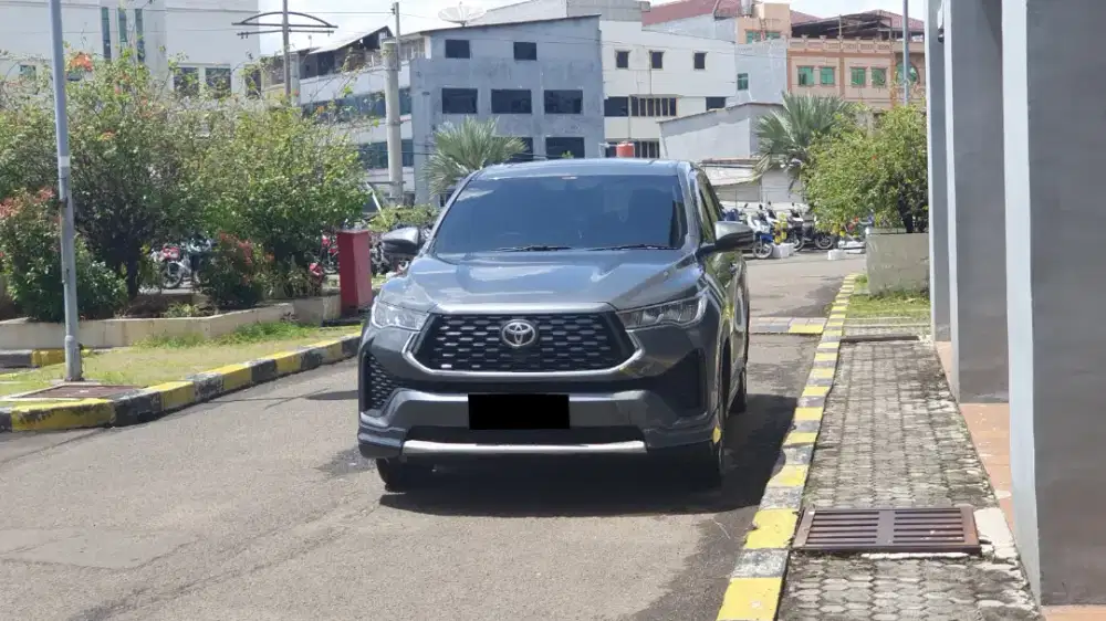 Km8rb toyota zenix v hybrid modelista 2024 abu sunroof