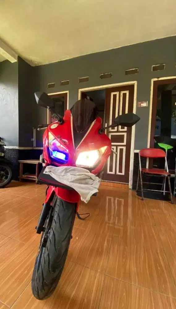 HONDA CBR 2015 Kepemilikan Pertama