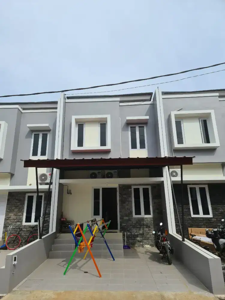Dikontrakan Rumah 2 Lantai di Serpong Tangerang Selatan