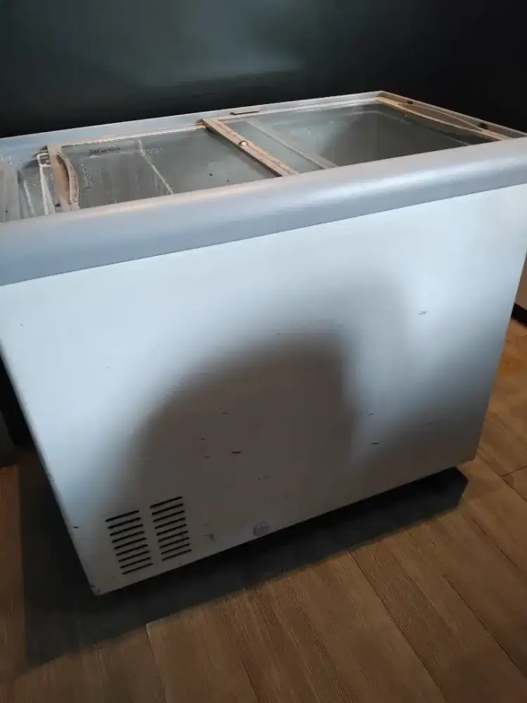 Kulkas Gea Freezer Box 300 liter