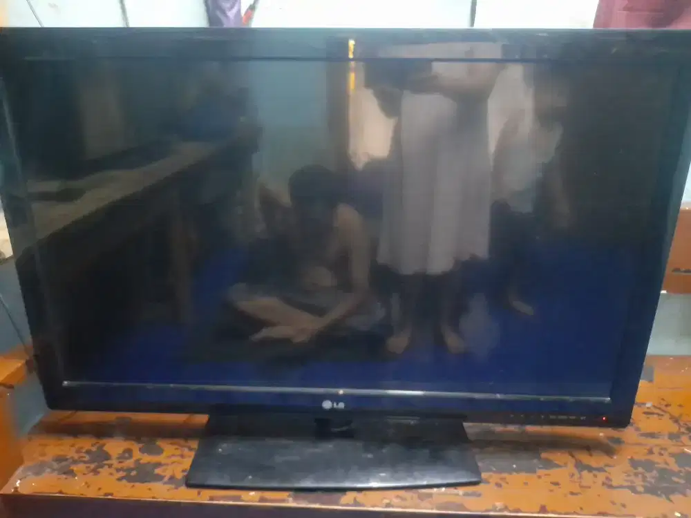 Tv lcd led LG 42in siaran Analog normal