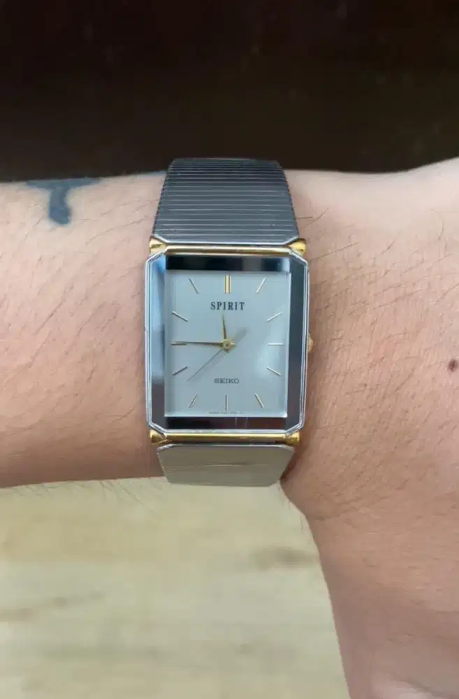 Jam tangan Vintage Seiko Spirit Tank 7N01-5A50