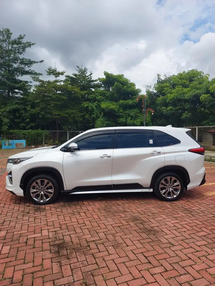 Toyota Kijang Innova 2023 Hybrid