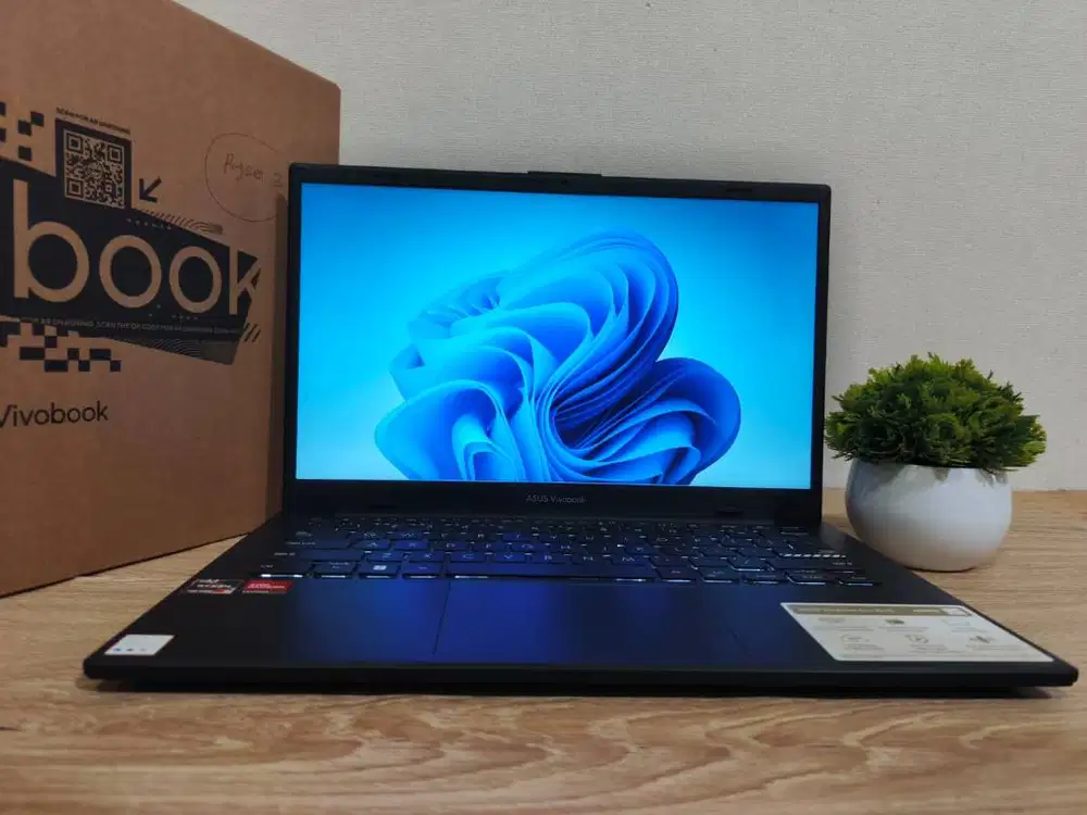 ASUS VIVOBOOK GO E1404FA | AMD Ryzen 3 7320U, RAM 8GB, SSD 256GB