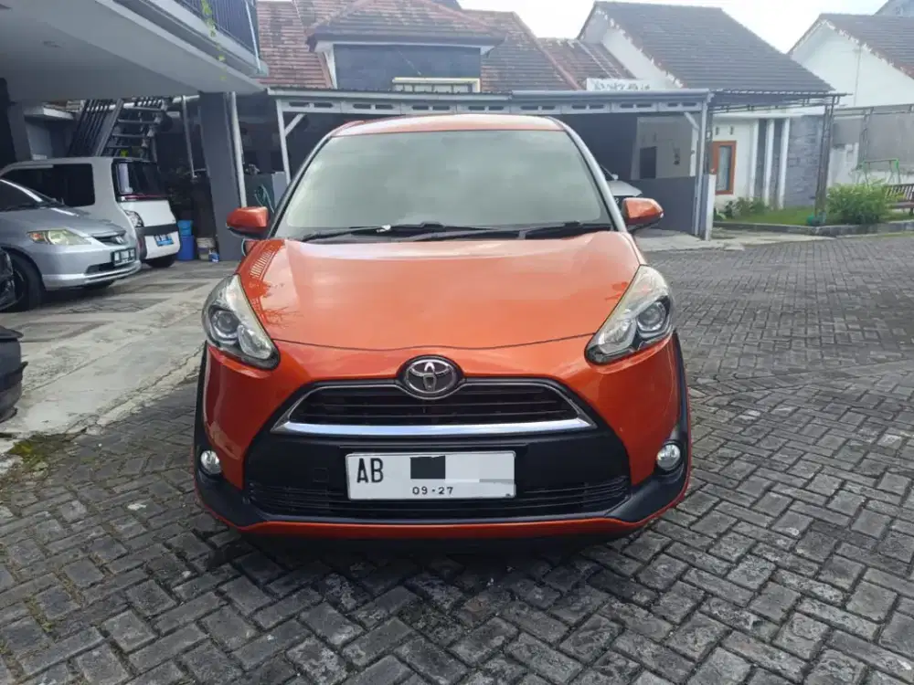 Dijual Sienta Manual Plat AB