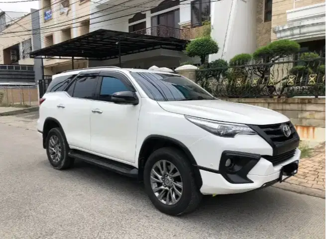 Toyota Fortuner 2.4 VRZ TRD 2020